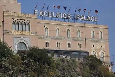 Building hotel Excelsior Palace