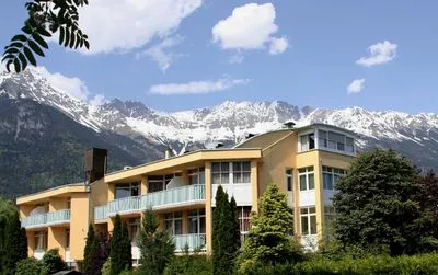 Building hotel Boardinghouse Innsbruck