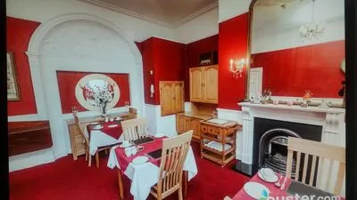 Building hotel Parkway Guesthouse