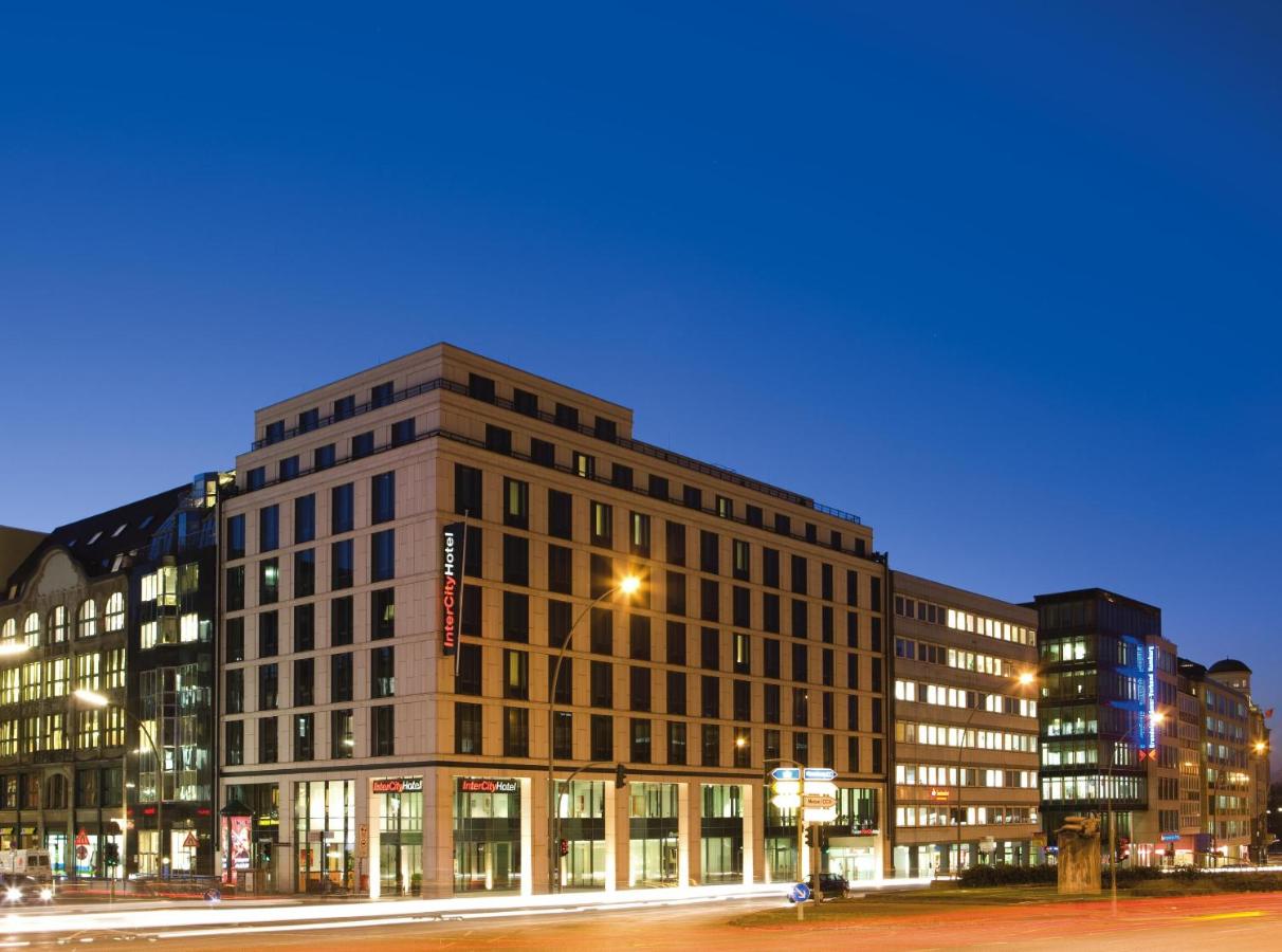 Building hotel IntercityHotel Hamburg Hauptbahnhof