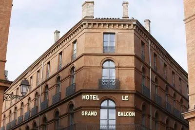 Building hotel Le Grand Balcon Hotel