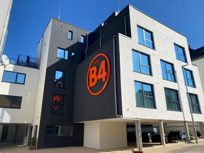 Building hotel Hotel B4