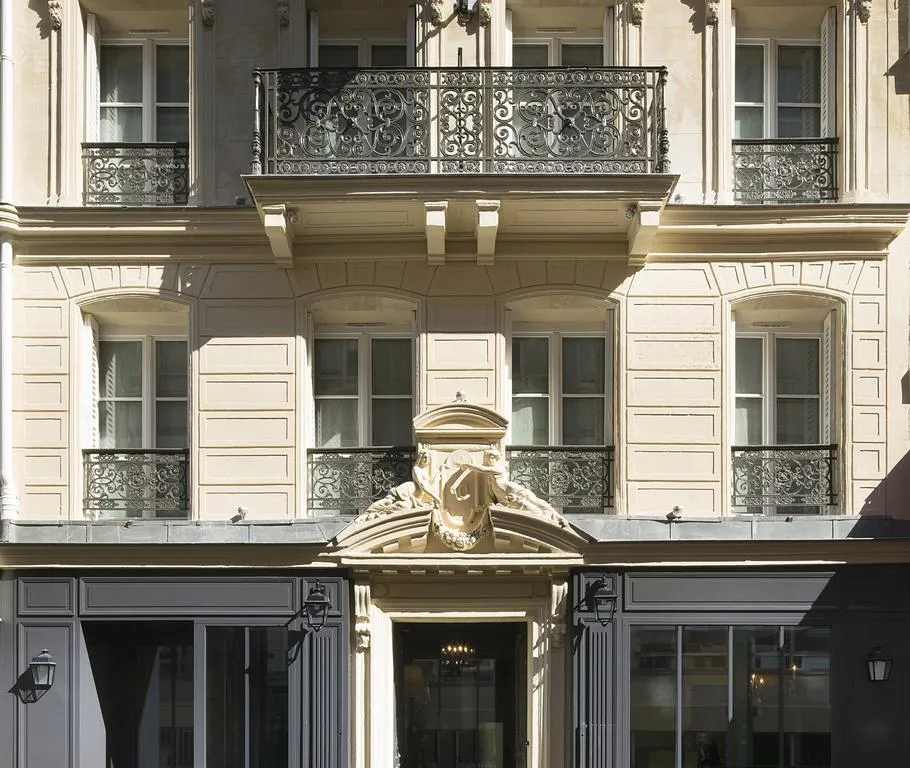 Plumes Hotel