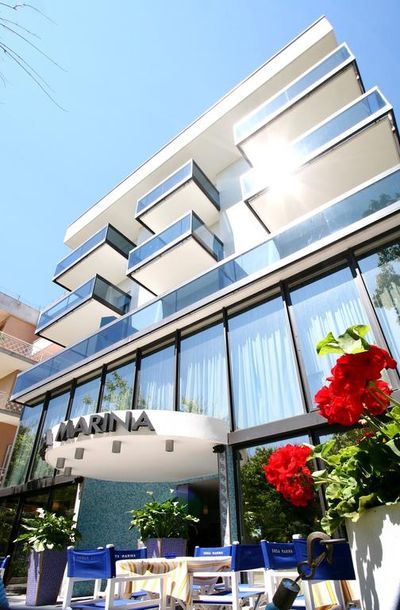 Building hotel Onda Marina