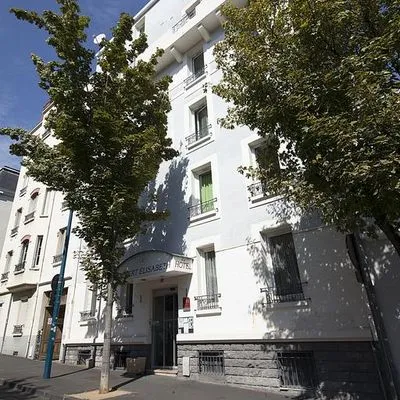 Building hotel Albert Elisabeth - Gare SNCF