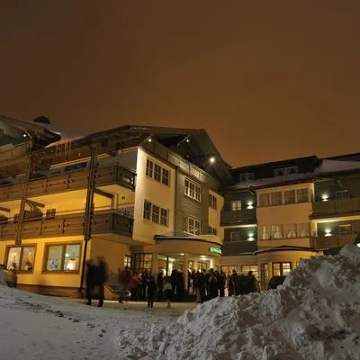 Building hotel Hotel Montana