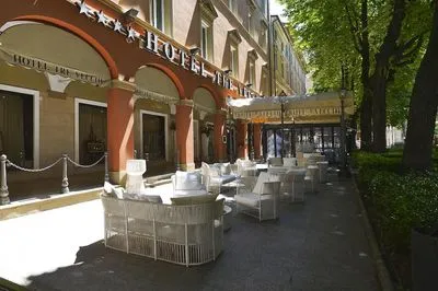 Building hotel Zanhotel Tre Vecchi