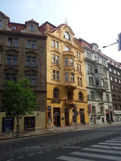 Gebäude von Hostel One Míru