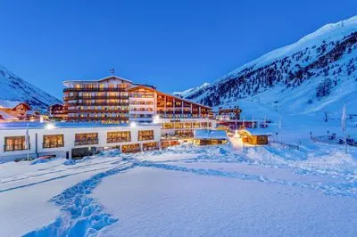 Building hotel Alpen-Wellness Resort Hochfirst