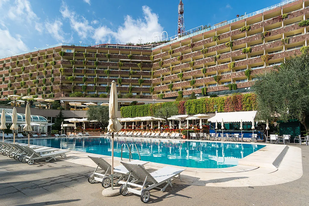 Building hotel Rome Cavalieri Waldorf Astoria Resort