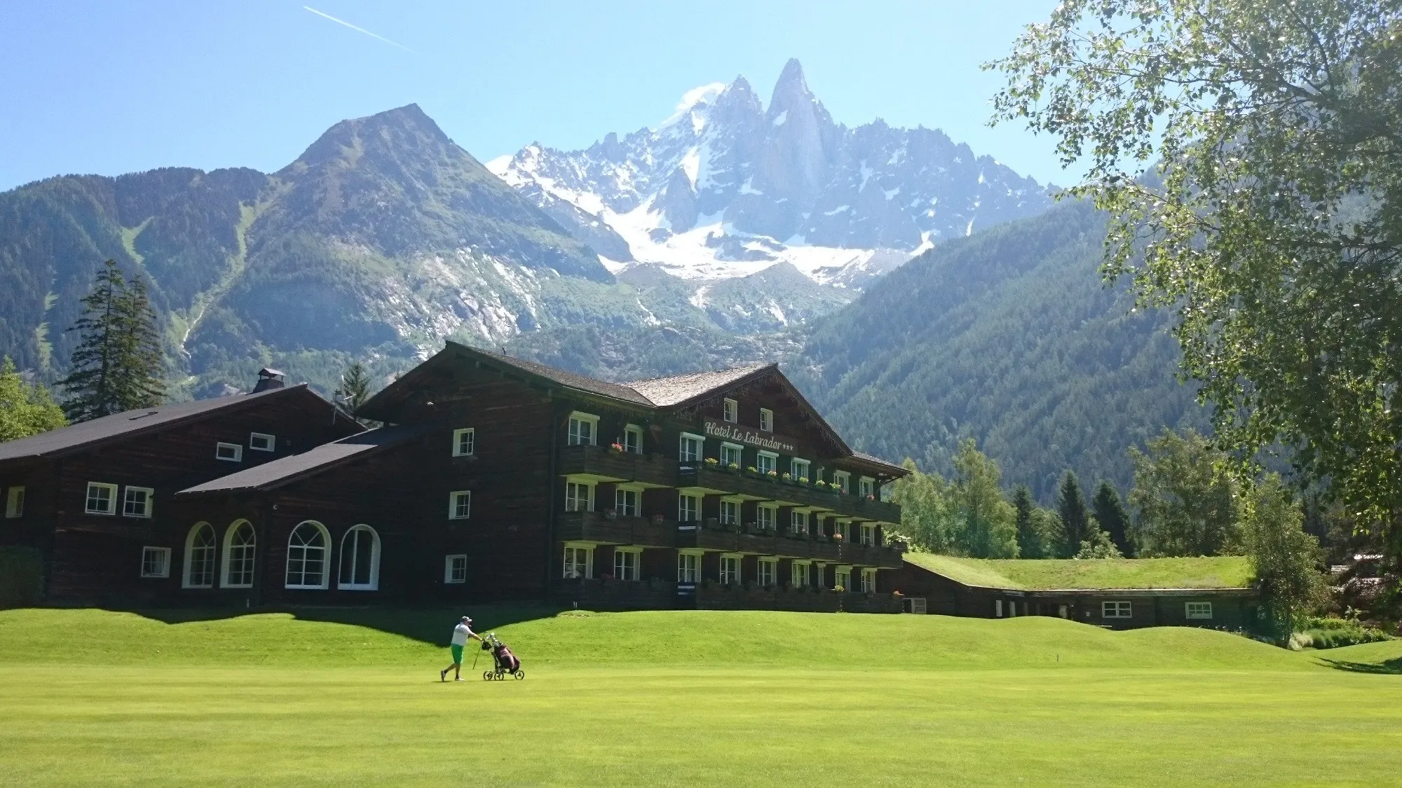 Building hotel Le Labrador