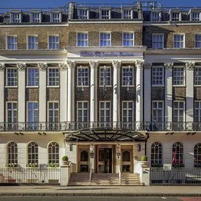 Building hotel Hilton London Euston