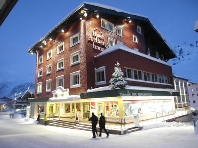 Building hotel Hotel Arlberghaus