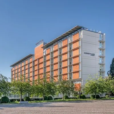 Building hotel Courtyard by Marriott Linz