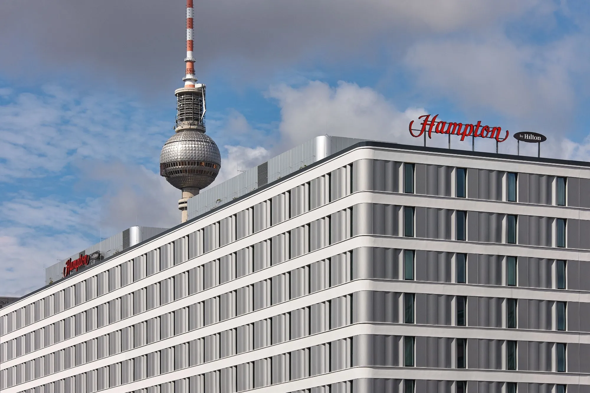 Building hotel Hampton By Hilton Berlin City Centre Alexanderplatz