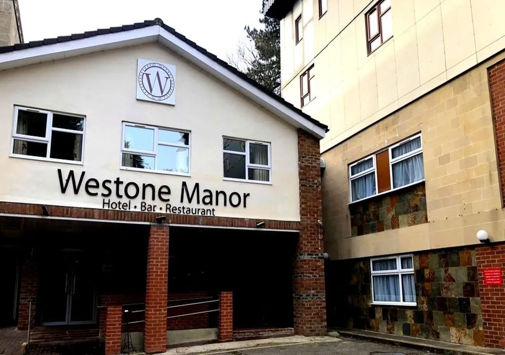 Building hotel Westone Manor Hotel