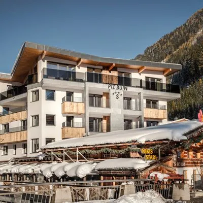 Building hotel Hotel Piz Buin
