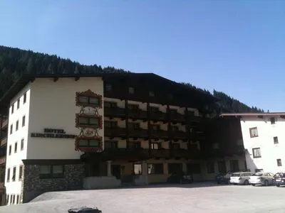 Building hotel Kirchlerhof