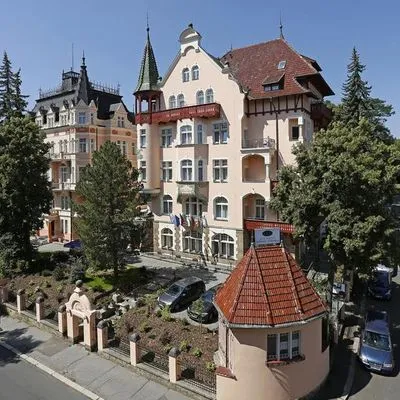 Building hotel Lazensky Hotel Smetana - Vysehrad