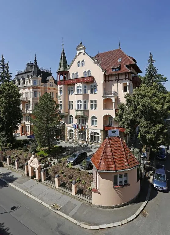 Building hotel Villa Smetana