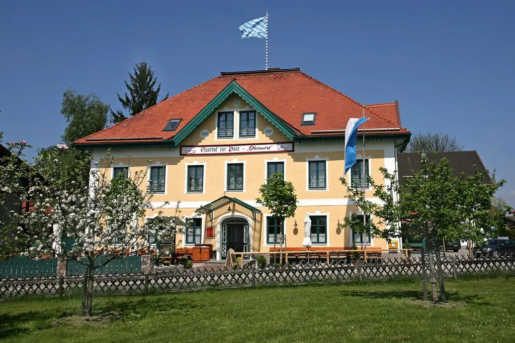 Building hotel Zur Post Oberwirt