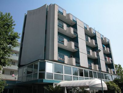 Building hotel Hotel DaSaMo