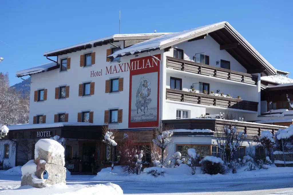 Building hotel Hotel Maximilian