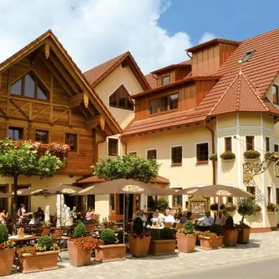 Building hotel Hotel - Gasthof Adler