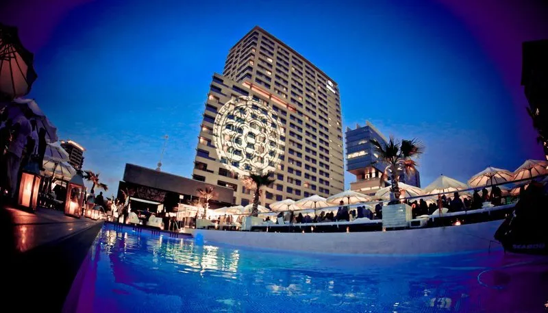 Building hotel Hilton Diagonal Mar