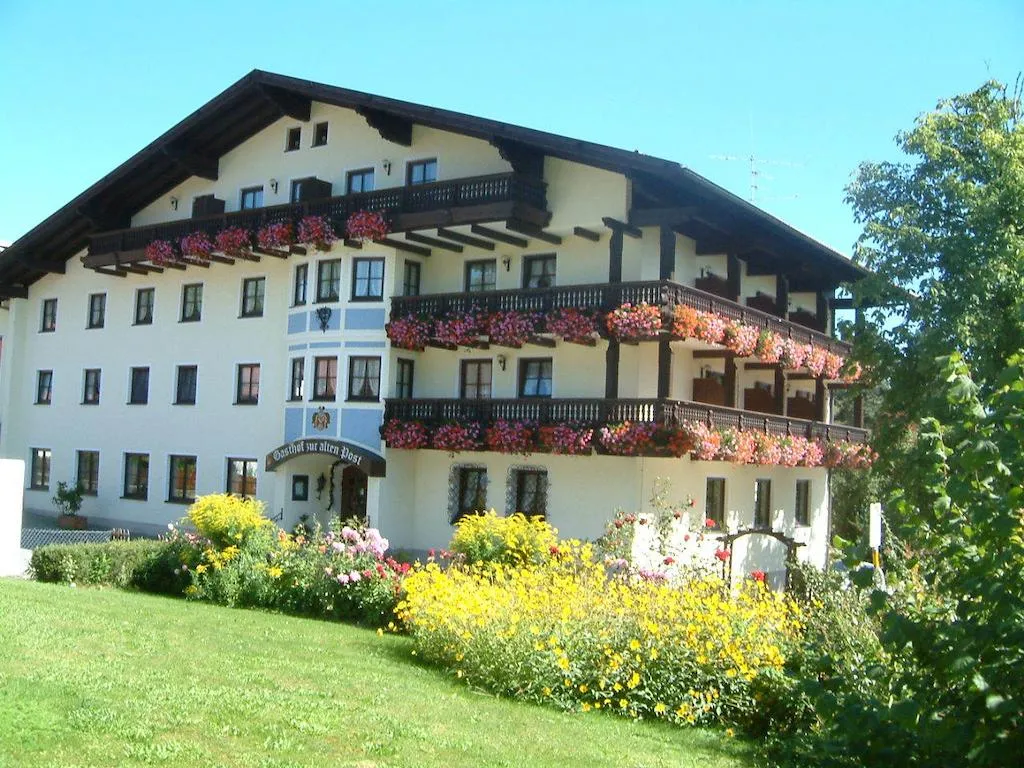 Building hotel Zur Alten Post
