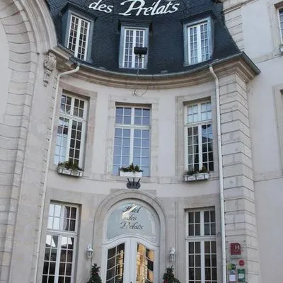 Building hotel des Prélats