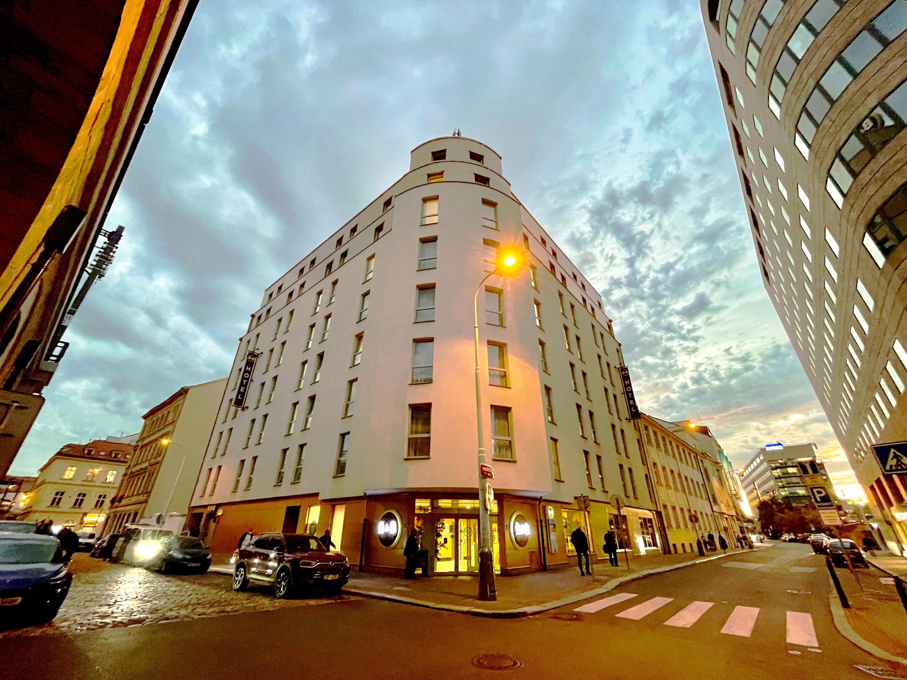 Building hotel B&B HOTEL Prague-City