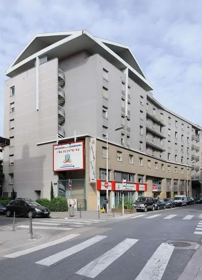 Building hotel Séjours & Affaires Lyon Saxe Gambetta