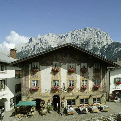 Building hotel Alpenrose Traditionsgasthof