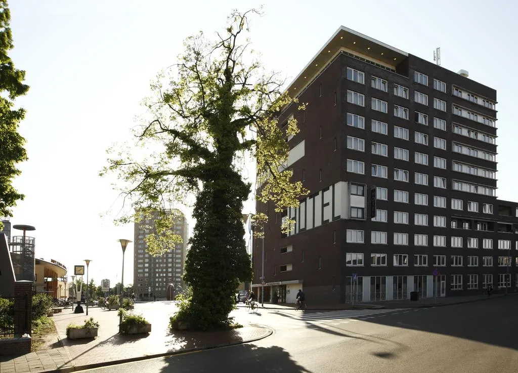 Building hotel NH Groningen