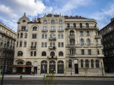 Gebäude von City Hotel Mátyás