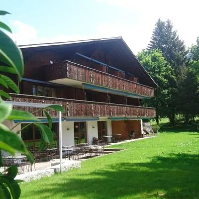 Building hotel Hotel Alpine Lodge Gstaad - Saanen