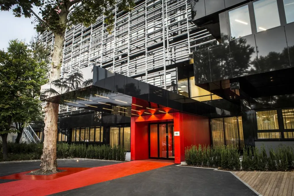 Building hotel UNA HOTELS Bologna Fiera