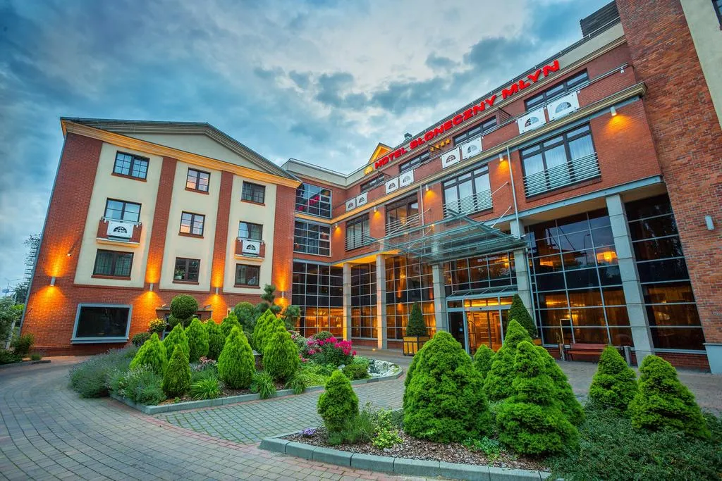 Building hotel Hotel Słoneczny Młyn