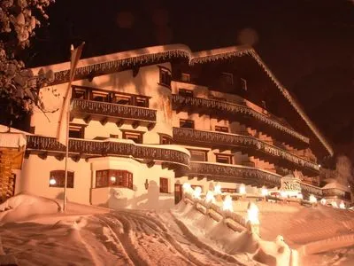 Building hotel Hotel Fahrner