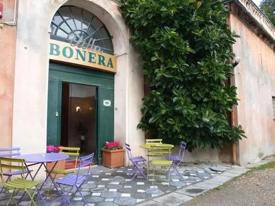 Gebäude von Hotel Villa Bonera