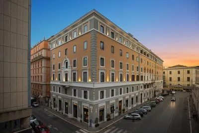 Building hotel Golden Tulip Rome Piram