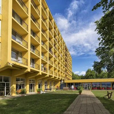 Building hotel Hotel Lidó 