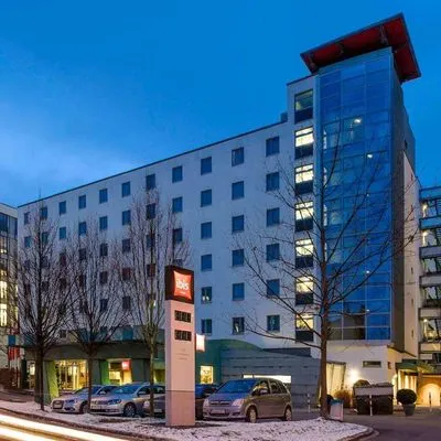 Building hotel ibis Stuttgart City