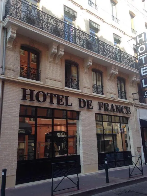 Building hotel Hôtel de France