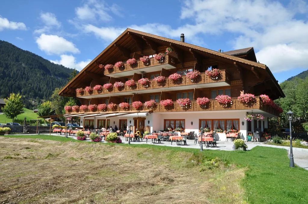 Building hotel Alpenland