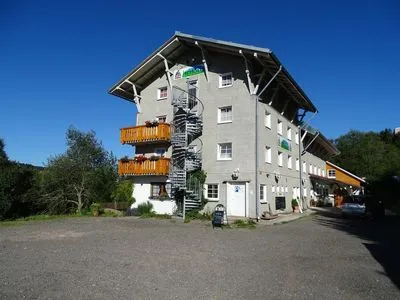 Gebäude von Berghotel "JÄGERMATT"
