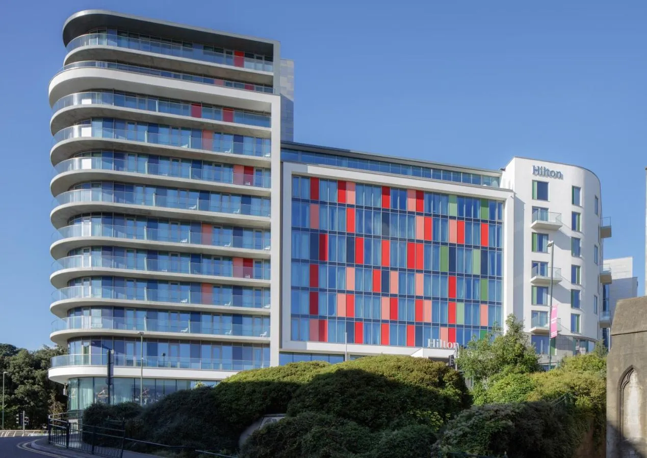 Building hotel Hilton Bournemouth