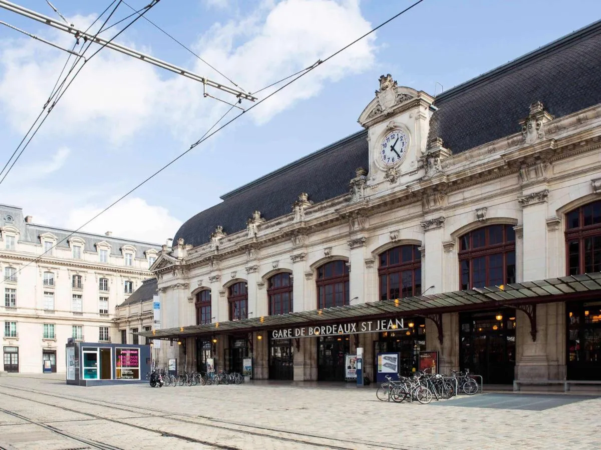 Building hotel Novotel Bordeaux Centre Gare Saint Jean