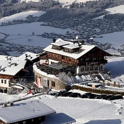 Building hotel Maierl-Alm & Chalets